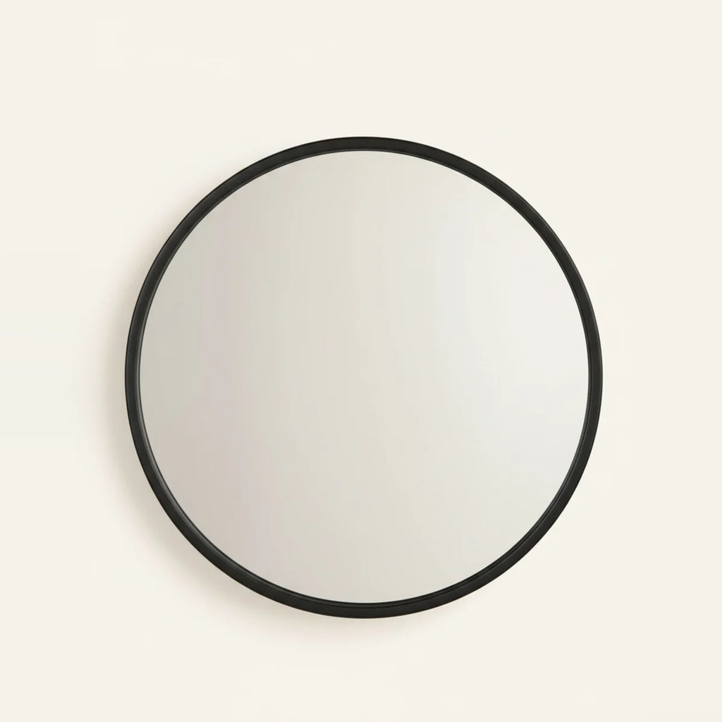 Black Round Mirror, Thin Metal Frame, 16 to 24 in – Ø 16 in (40 cm), on a light background