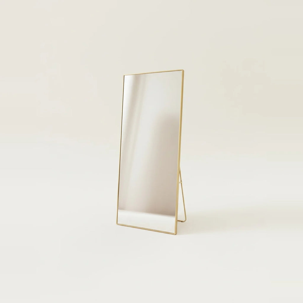 Miroir sur pied doré 164 × 54 cm, cadre en aluminium, photo sur fond clair