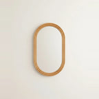 Miroir ovale bois massif 40 × 60 cm, photo sur fond clair