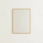 Miroir rectangulaire en bois naturel 80 × 60 cm, photo sur fond clair